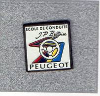 Pin´s  Automobile  Peugeot  école  De  Conduite  Avec  J.P  BELTOISE - Peugeot