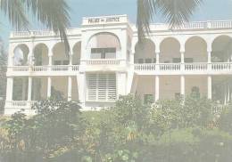 TOGO.   LOME.  PALAIS DE JUSTICE.  TRES GROS PLAN. - Togo