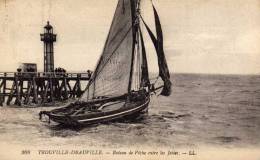 Delcampe - 00861 Trouville-Deauville - Fischerboot Den Hafen Verlassend - Fischerei