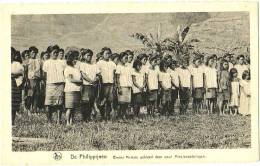 De Philippijnen - Bruine Meisjes Gekleed Door One Missienaaikringen - Philippines