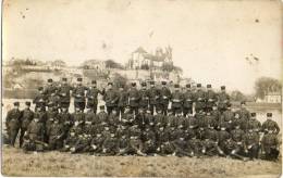 NEUBREISACH - NEUF BRISACH (Haut-Rhin 68) - Régiment De Militaires Posant Devant Vieux Brisach - Carte-photo. - Neuf Brisach