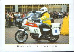 England-Postcard Unused-Police In London- 2/scans - Police - Gendarmerie