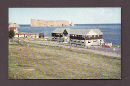 QUÉBEC - GASPÉSIE - LE ROCHER PERCÉ PRÈS DE L'HÔTEL PERCÉ - PUBLISHED BY H.V. HENDERSON WEST BATHURST N.B. - Percé