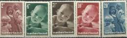 NEDERLAND *   1947  483/487 - Unused Stamps