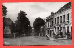 SAINT POL Sur TERNOISE - Boulevard Gambetta. (animation) - Saint Pol Sur Ternoise