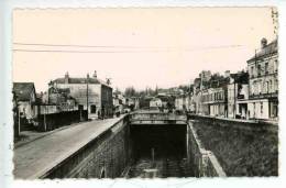 Montivilliers - Cours Sainte Croix Vu Du Pont - Noir Et Blanc Dentelée - Montivilliers