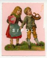 Couple D Enfant Avec Coeur Et Bretzel Sur Support Carton De 6.5 X 8 Cm Env - Années 1895 - Altri & Non Classificati