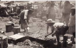 Carte Photo - Beignets Malgaches - MADAGASCAR - METIER - VOIR 2 SCANS - - Madagaskar