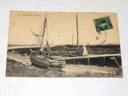 Carte Postale Ancienne : MARGAUX : Le Port Avec Bateaux à Voiles Transportant Des Tonneaux - Margaux