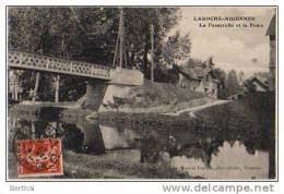 89 LAROCHE MIGENNES - La Passerelle Et La Poste - Laroche Saint Cydroine