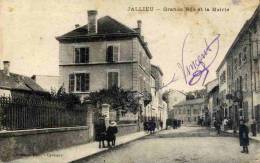 CPA 38 JALLIEU GRANDE RUE ET LA MAIRIE - Jallieu