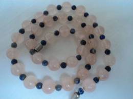 COLLIER  PERLES ROSES & BLEUES  ENVIRON  40 CM   !VOIR &   LIRE !!! - Necklaces/Chains