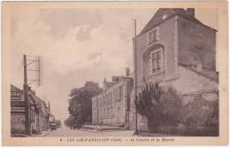 Les Aix D'Angillon (Cher) Le Donjon Et La Mairie - Les Aix-d'Angillon