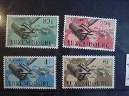 Luxembourg - 75 Ans De L'U.P.U. - Année 1949 - Y.T. 425/428 - Neufs Avec Charnière (*) - Mint Light Hinged (MLH). - Nuovi