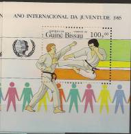 GUINEA - BISSAU 1985 International Youth Year - UNICEF