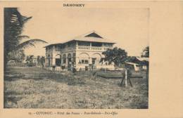 ( CPA AFRIQUE )  DAHOMEY  /  COTONOU  /  Hôtel Des Postes  - - Dahomey