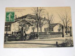 Carte Postale Ancienne : GUJAN-MESTRAS : La Mairie Et Les Ecoles, Animé - Gujan-Mestras