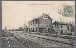 80 - Oisemont - La Gare - Arrivée Du Train - Oisemont