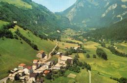 BELLEVAUX - Haute Savoie(74) - Le Village Et Le Mont Billiat - Bellevaux