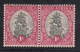 South Africa MH Scott #48 1p Jan Van Riebeek´s Ship Drommedaris Horizontal Pair - Unused Stamps