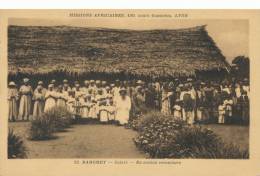 ( CPA AFRIQUE )  DAHOMEY  /  CALAVI  /  En Station Secondaire  - - Dahomey