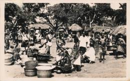 ( CP SM PF AFRIQUE )  DAHOMEY  / Banlieue De COTONOU  /   Coin Du Marché  - - Dahomey