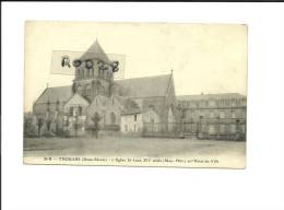 Delcampe - CPA 79 Thouars - L'église Saint Laon XIIeme Siècle Et L'hotel De Ville - Thouars