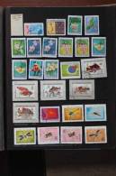 AC131 - Rep Du Vietnam - Lot Timbres - Collections (with Albums)