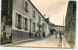 DEP 78 MORAINVILLIERS BURES RUE DE VERNOUILLET JOURNAL AFFICHE LES FASCISTES A L'OEUVRE - Morainvilliers