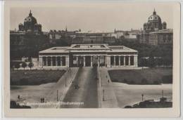 Austria - Wien - Heldendenkmal Und Staatsmuseum - Museos