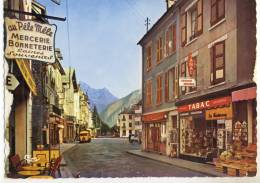 BOURG D'OISANS   -  Avenue De La République  - Commerces  Très Belle Carte.     CPM Dentelée. - Voiron