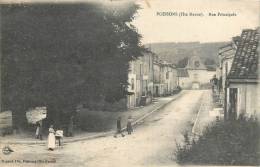 52 POISSONS RUE PRINCIPALE FEMME AVEC LANDEAU - Poissons