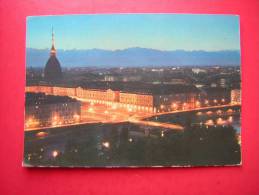 CPM  ITALIE  TURIN LA NUIT VUE  TORINO DI NOTTE PANORAMA   VOYAGEE 1964 TIMBRE FRANCAIS - Mole Antonelliana