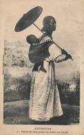 ( CPA AFRIQUE )  ETHIOPIE  /  ABYSSINIE  /  Femme Abyssine Portant Son Enfant Sur Son Dos - - Ethiopia