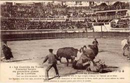 Corrida A NIMES - Ptremière Phase De La Corrida - Une Chute De Picador -      (51827) - Tauri