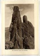 - UNE DESCENTE DANS LES ROCHERS . REPRO D'EPOQUE D'UNE  PHOTO DES ANNEES 1930 E . - Autres & Non Classés