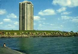 01161 BÜSUM - Blick Auf Den Grünen Strand Und Das Hochhaus - Buesum