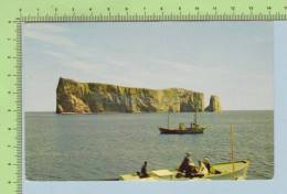 1968 Bateau Devant Le Rocher Percé ( Gaspé Quebec Canada ) Post Card Carte Postale - Percé