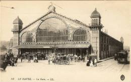 CPA    LE HAVRE   La GARE SNCF Tramway , Calèche , Très Animées - Gare