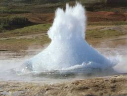 (543) Island - Islande  -  Geyser - Islande