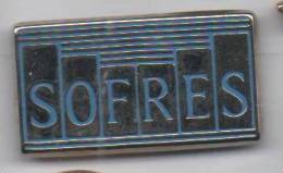 Delcampe - Beau Pin´s En Zamac , Institut De Sondage Sofrés - Administrations