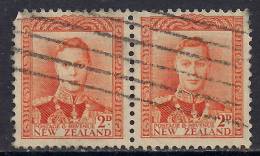 NEW ZEALAND 1947 - 52  KGV1 2d PAIR ORANGE USED STAMPS SG 680..( D716 ) - Oblitérés