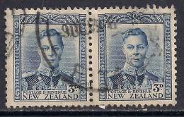 NEW ZEALAND 1938 - 44  KGV1 3d PAIR BLUE USED STAMPS SG 609...( D710 ) - Oblitérés