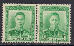 NEW ZEALAND 1938 - 44  KGV1 1d PAIR GREEN USED STAMPS SG 606. ( D718 ) - Oblitérés