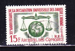 COMORES N° 28  15F CARMIN ET VERT 15E ANNIVERSAIRE DE LA DÉCLARATION DES  DROITS DE L'HOMME OBL - Andere & Zonder Classificatie