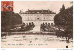 CHALONS SUR MARNE. LES JARDINS DE LA PREFECTURE ET SON JARDINIER. REF 10281 - Châtillon-sur-Marne