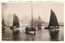 At Anchor  éd Davidson's Photographic - Weston-Super-Mare