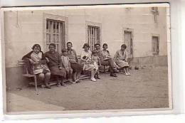 56 Environs De Quimper ? - CARTE PHOTO - Groupe De Femmes , Enfants En Vacances Dans Une Pension Ou Colonie De Vacancess - Locmine