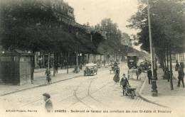 CPA 49 ANGERS BOULEVARD DE SAUMUR AUX CARREFOURS DES RUES ST AUBIN ET BRESSIGNY 1915 - Angers