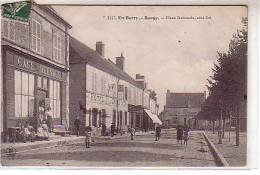 18 En Berry - Baugy - Place Nationale , Côté Est - Animé  Enfants Femmes Magasins Boutiques CAFE DELARUE , HOTEL DE LA . - Baugy